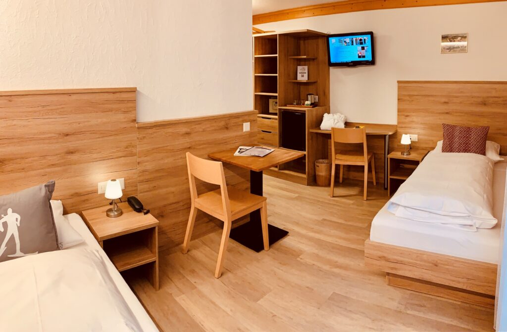 twin bed room